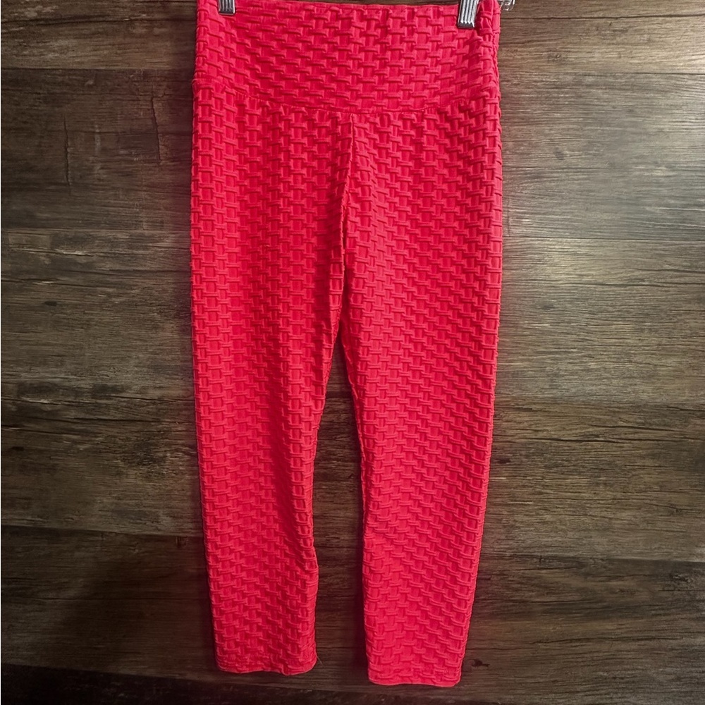 Vizio Hot Neon Pink Textured Capri Butt Accentuating Leggings High Waist Stretch